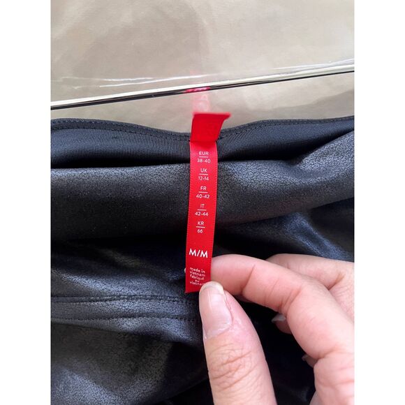 Womens Spanx The Faux Leather Leggings Size Medium - Picture 6 of 7